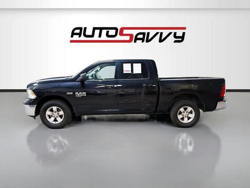 Diamond Black Crystal Pearlcoat 2019 RAM 1500 SLT