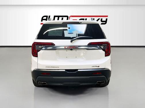 2023 GMC Acadia AWD AT4