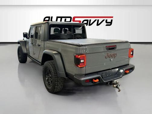 Sting-Gray Clearcoat 2021 Jeep Gladiator Mojave 4x4