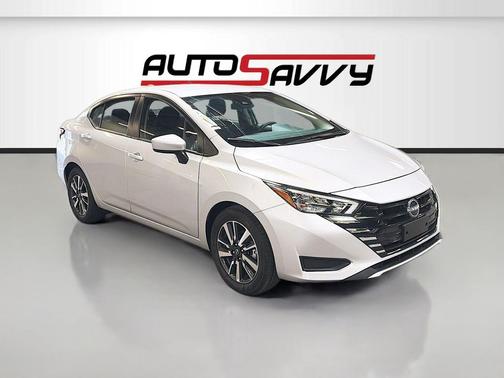 Brilliant Silver Metallic 2025 Nissan Versa 1.6 SV