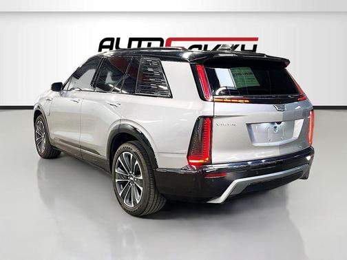 Argent Silver Metallic 2026 Cadillac VISTIQ Sport