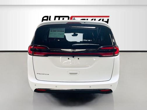 2026 Chrysler Pacifica L