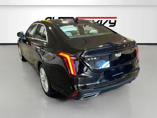 2023 Cadillac CT4 Luxury