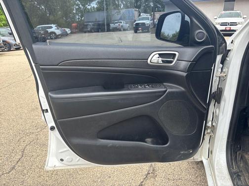 Bright White Clearcoat 2018 Jeep Grand Cherokee Altitude