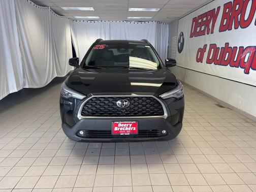 2025 Toyota Corolla Cross XLE