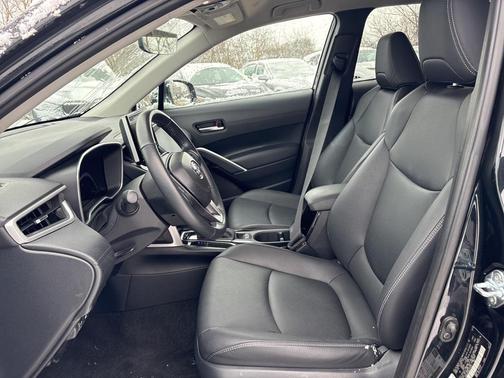 2025 Toyota Corolla Cross XLE