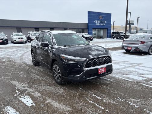 2025 Toyota Corolla Cross XLE