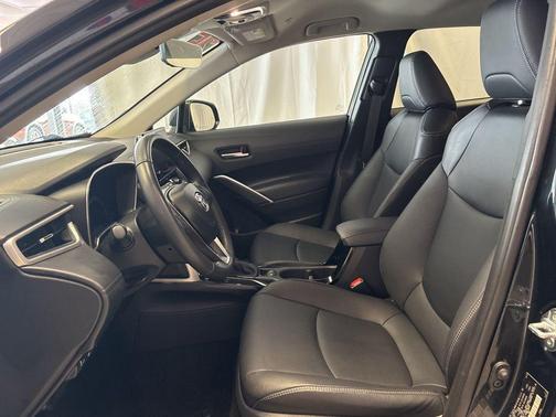 2025 Toyota Corolla Cross XLE