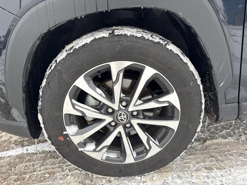 2025 Toyota Corolla Cross XLE