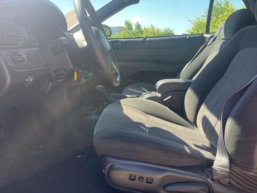 2004 Chrysler Sebring Base