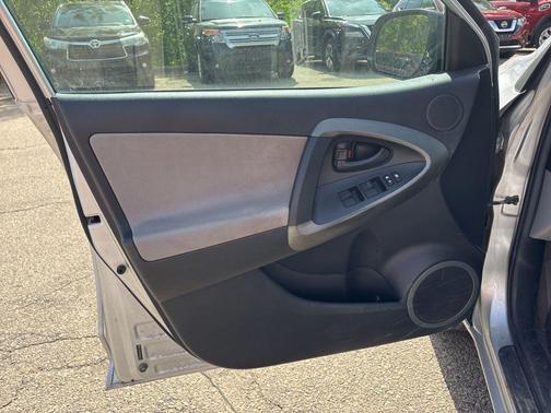 Classic Silver Metallic 2012 Toyota RAV4 Base