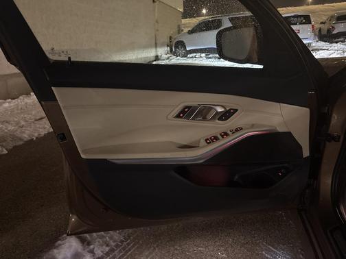 2019 BMW 330 i xDrive