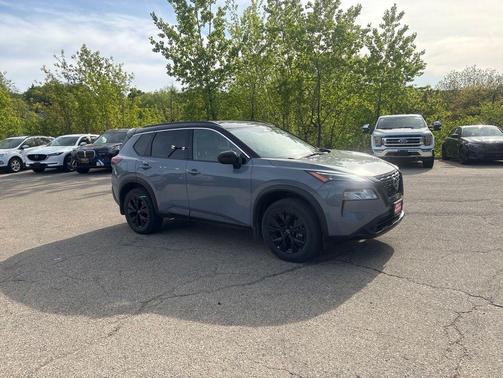 Boulder Gray Pearl/Super Black 2023 Nissan Rogue SV
