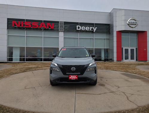 Boulder Gray Pearl/Super Black 2023 Nissan Rogue SV