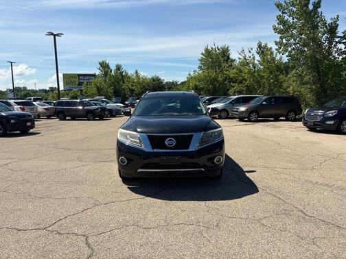 Magnetic Black 2015 Nissan Pathfinder SV