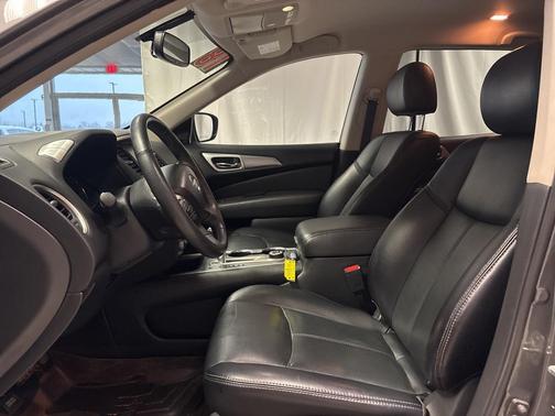 2018 Nissan Pathfinder SL