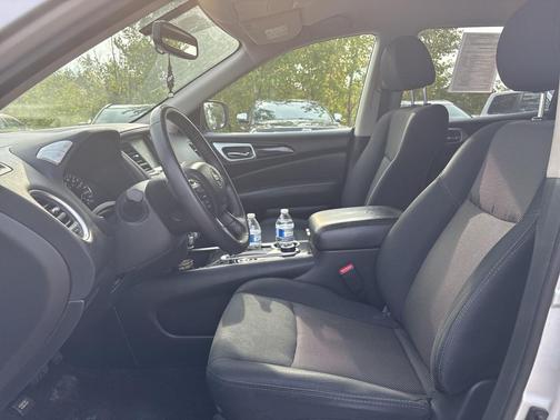 2018 Nissan Pathfinder SV