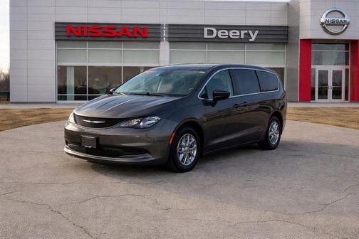 2023 Chrysler Voyager LX