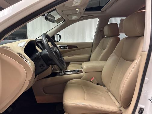 2017 Nissan Pathfinder Platinum