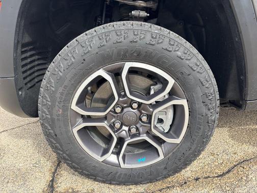 2023 Jeep Grand Cherokee Trailhawk