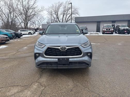 2021 Toyota Highlander LE