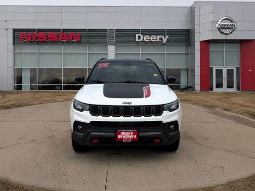 Bright White Clearcoat 2025 Jeep Compass Trailhawk