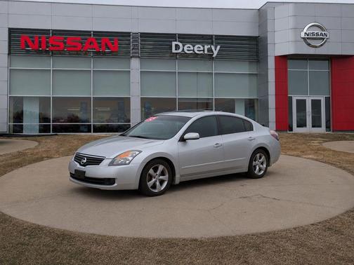 Silver Lightning Metallic 2009 Nissan Altima 3.5 SE