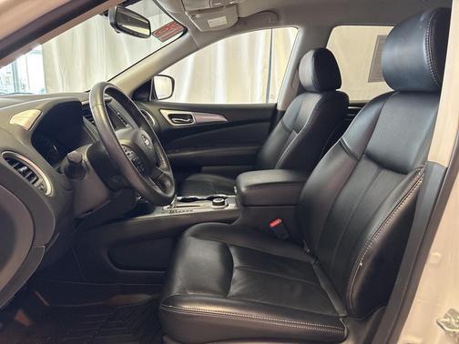 2018 Nissan Pathfinder SL