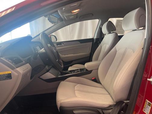 2016 Hyundai SONATA Hybrid SE
