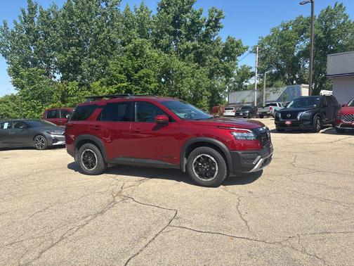 Scarlet 2024 Nissan Pathfinder Rock Creek