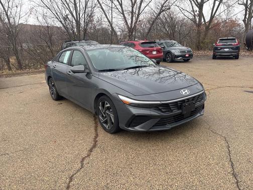 2024 Hyundai ELANTRA Limited