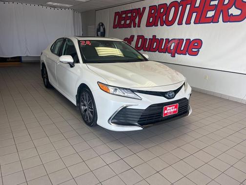 2024 Toyota Camry Hybrid XLE