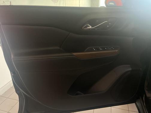 2017 GMC Acadia SLE-1