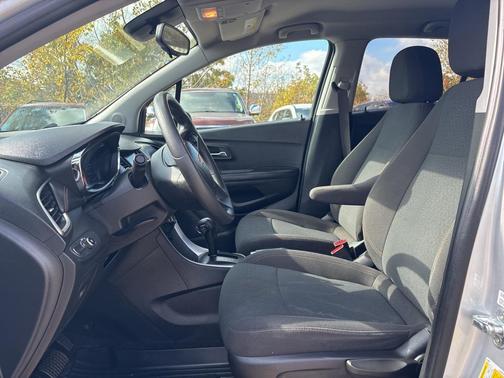 2022 Chevrolet Trax LS