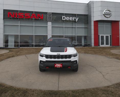 Bright White Clearcoat 2025 Jeep Compass Trailhawk
