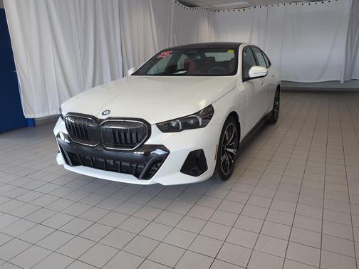 2025 BMW 550e xDrive