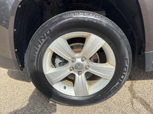 Granite Crystal Metallic Clearcoat 2016 Jeep Compass Sport