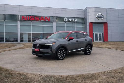 Gun Metallic/Scarlet Ember Tintcoat 2026 Nissan Kicks SV
