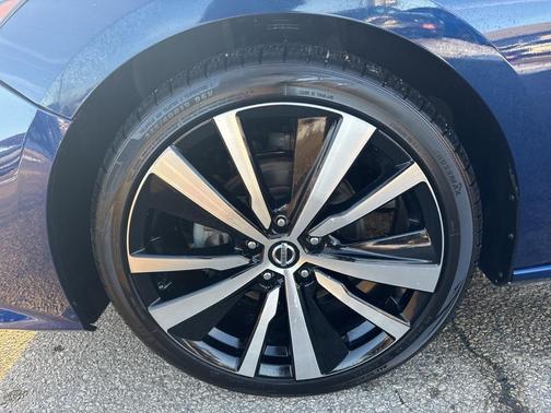 2022 Nissan Altima 2.5 SR