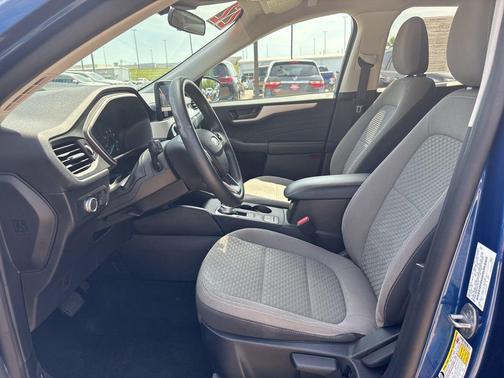Atlas Blue Metallic 2022 Ford Escape SE