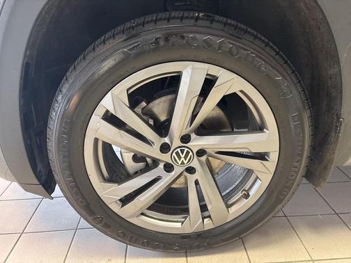 2024 Volkswagen Atlas Cross Sport 2.0T SEL