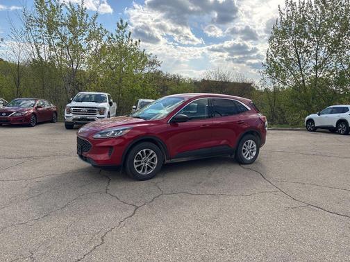 Rapid Red Metallic Tinted Clearcoat 2022 Ford Escape SE