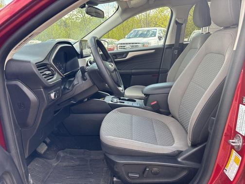 Rapid Red Metallic Tinted Clearcoat 2022 Ford Escape SE