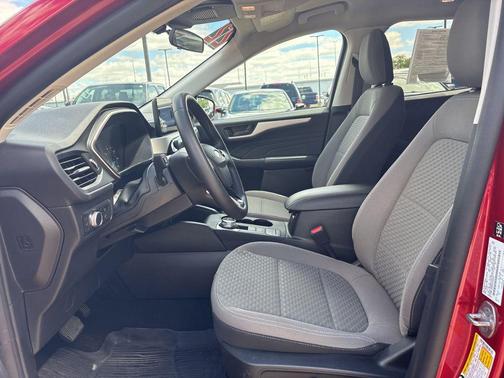 Rapid Red Metallic Tinted Clearcoat 2022 Ford Escape SE