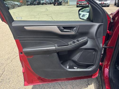 Rapid Red Metallic Tinted Clearcoat 2022 Ford Escape SE