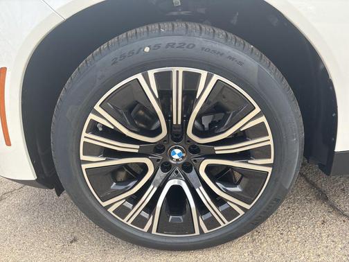 Mineral White Metallic 2026 BMW X3 30 xDrive