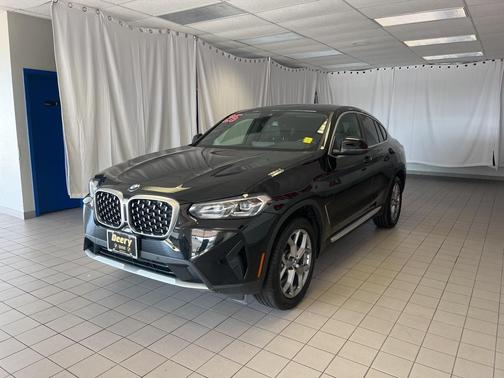 2025 BMW X4 xDrive30i