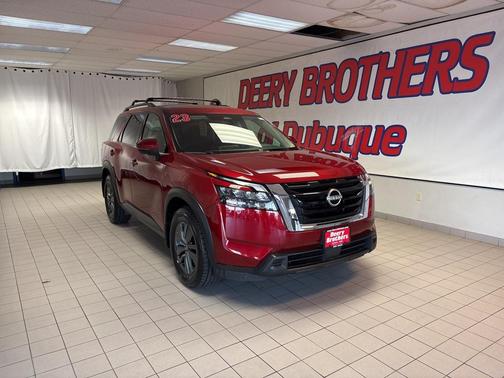 2023 Nissan Pathfinder SV