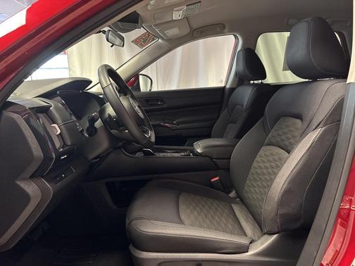 2023 Nissan Pathfinder SV