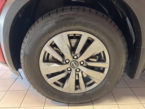 2023 Nissan Pathfinder SV